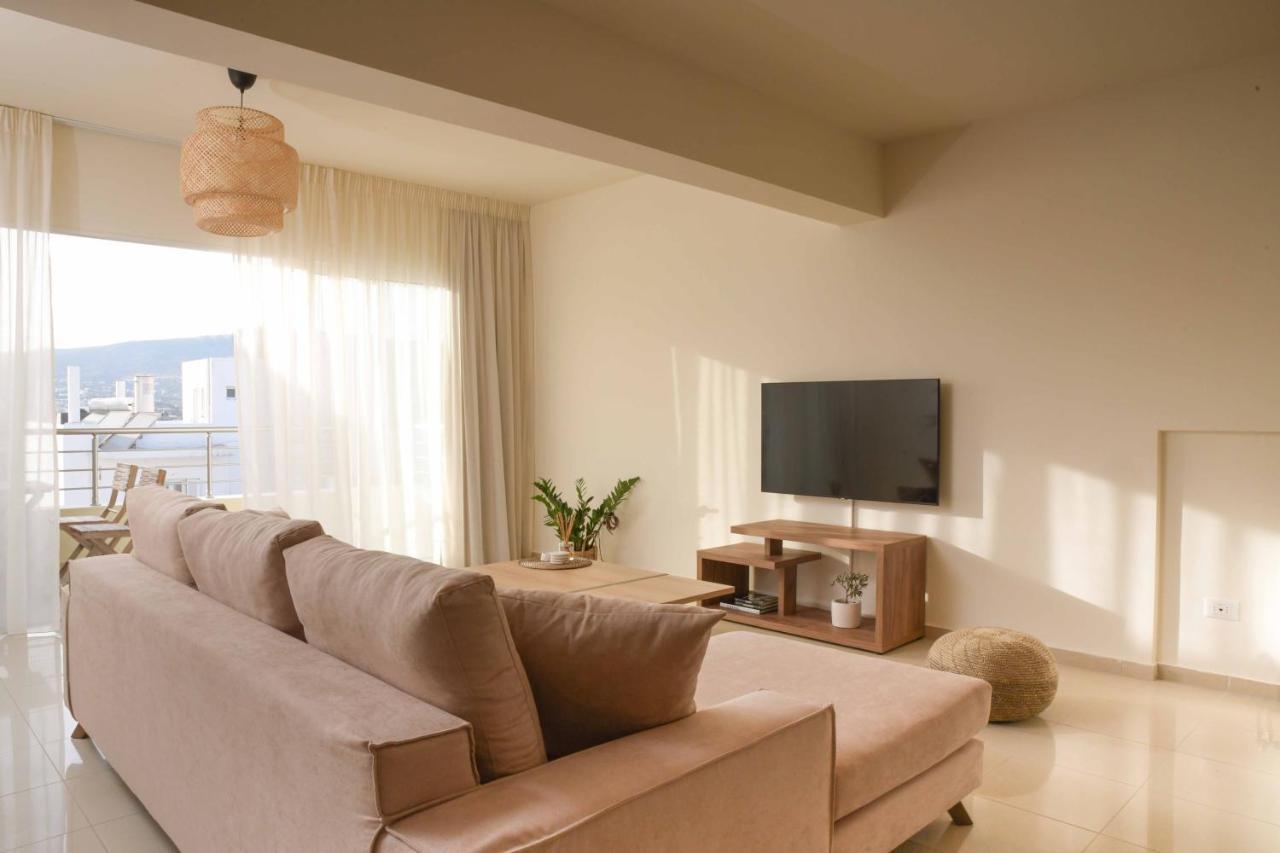 Oikies Luxury Apartments With Private Free Parking Area อายิโอสนิโกลาโอส ภายนอก รูปภาพ