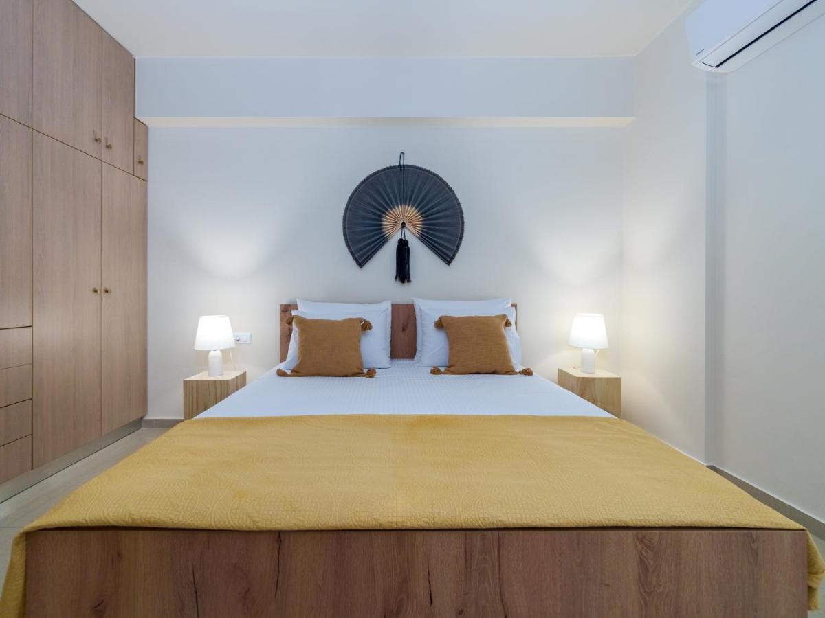 Oikies Luxury Apartments With Private Free Parking Area อายิโอสนิโกลาโอส ภายนอก รูปภาพ