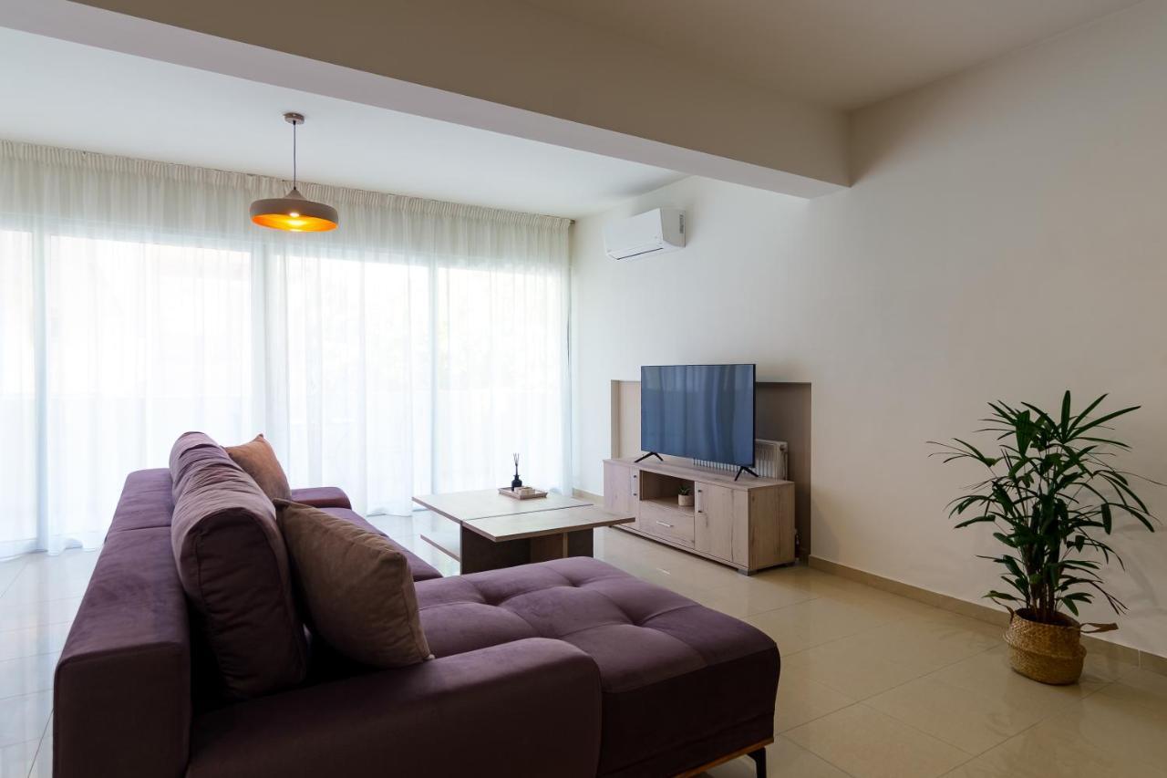 Oikies Luxury Apartments With Private Free Parking Area อายิโอสนิโกลาโอส ภายนอก รูปภาพ