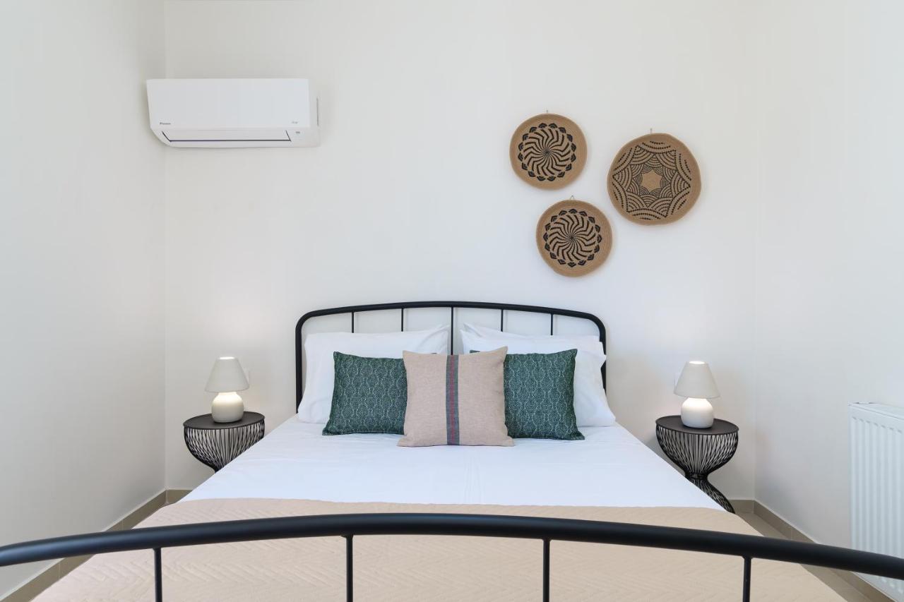 Oikies Luxury Apartments With Private Free Parking Area อายิโอสนิโกลาโอส ภายนอก รูปภาพ