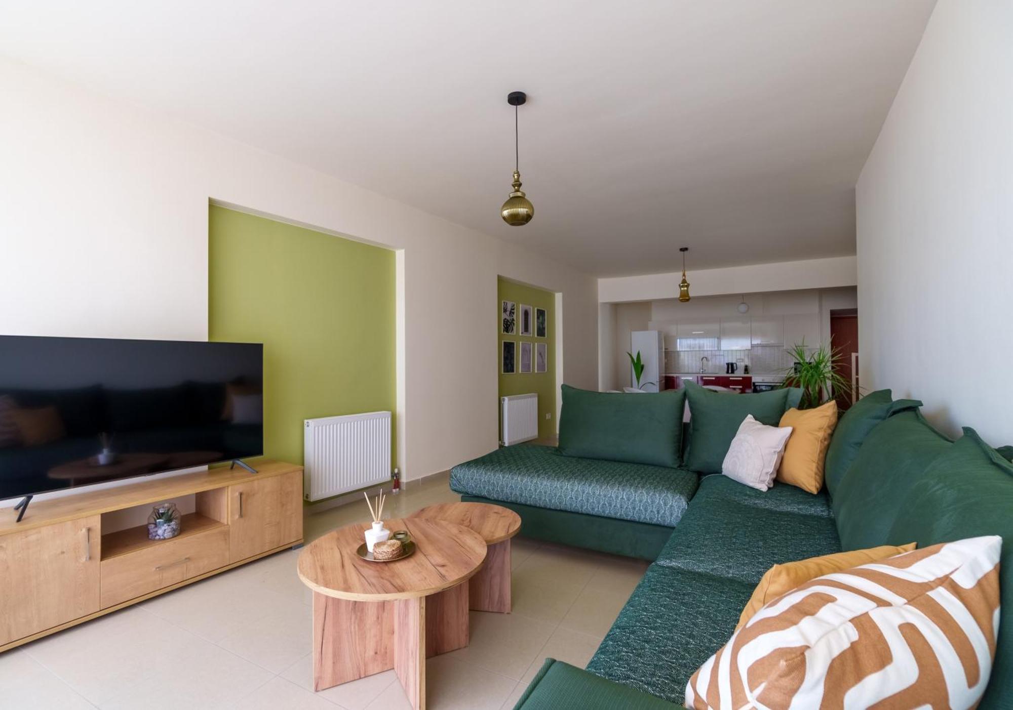 Oikies Luxury Apartments With Private Free Parking Area อายิโอสนิโกลาโอส ภายนอก รูปภาพ