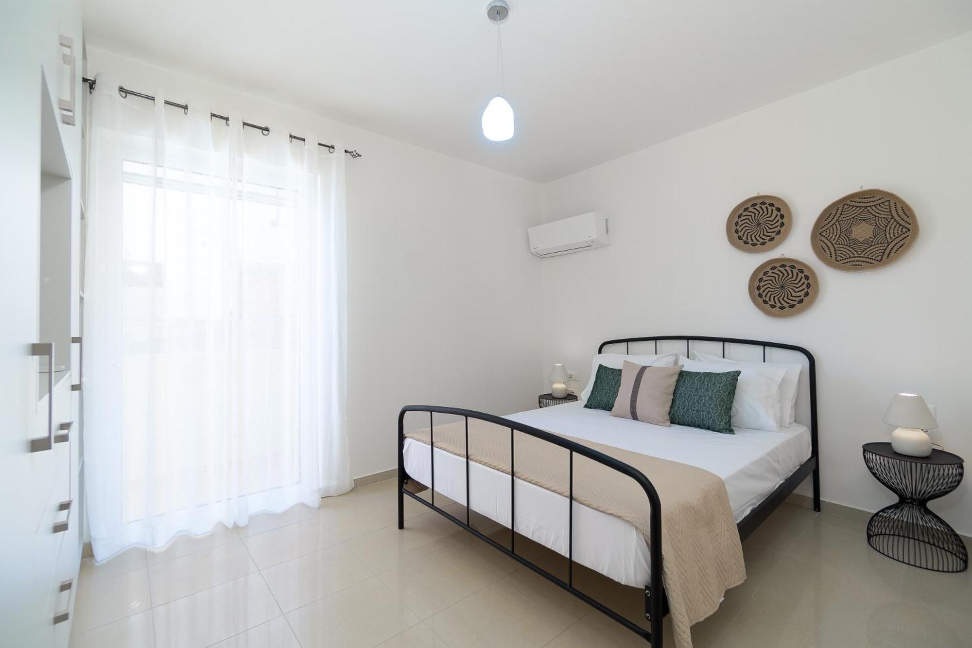 Oikies Luxury Apartments With Private Free Parking Area อายิโอสนิโกลาโอส ห้อง รูปภาพ